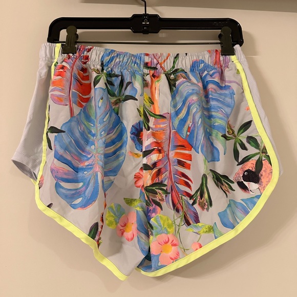 Nike Dri Fit Tropical Shorts - Picture 2 of 3